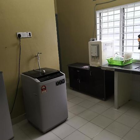 Desa Kemboja Homestay パンタイ・サナング エクステリア 写真