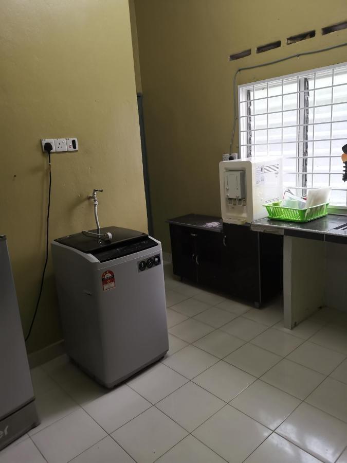 Desa Kemboja Homestay パンタイ・サナング エクステリア 写真